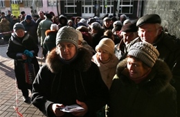 Lực lượng ly khai Donetsk trả lương hưu bằng USD 